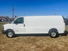 2003  Chevrolet Express 2500 Cargo - Image 2