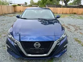 2020  Nissan Altima - Image 3