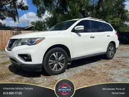 2017  Nissan Pathfinder - Image 16