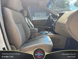 2017  Nissan Pathfinder - Image 31