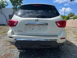 2017  Nissan Pathfinder - Image 14