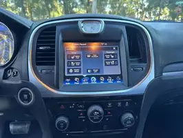 2014  Chrysler 300 - Image 23