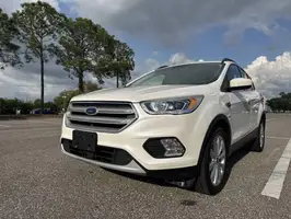 2019  Ford Escape - Thumbnail 4