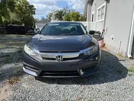 2017  Honda Civic - Image 4