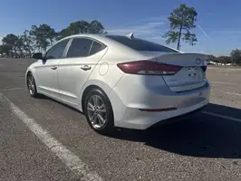 2018  Hyundai ELANTRA - Thumbnail 8