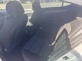 2018  Hyundai ELANTRA - Thumbnail 13