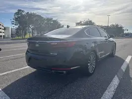 2017  Kia Cadenza - Thumbnail 7