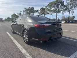 2017  Kia Cadenza - Thumbnail 9
