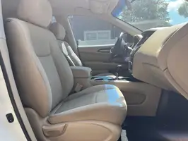 2017  Nissan Pathfinder - Image 19